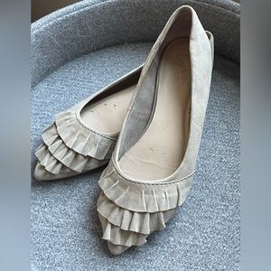 Seychelles Downstage Ruffle Flat